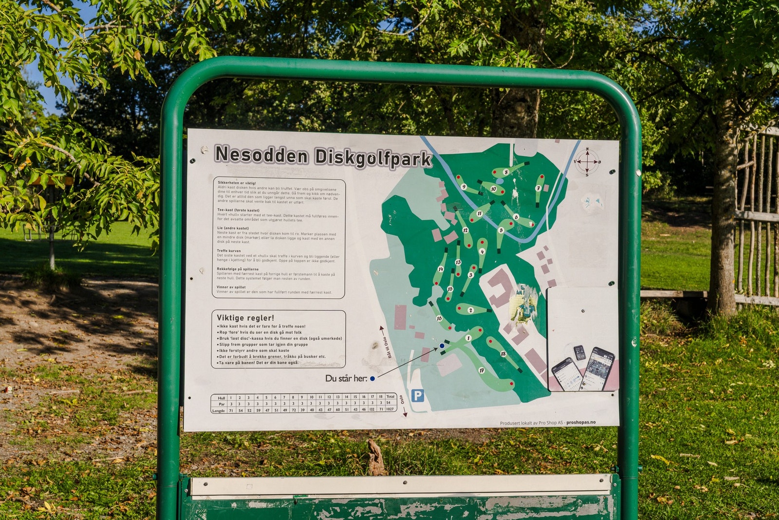 Populær frisbeegolfbane i flotte naturomgivelser - et aktivitetstilbud for både nybegynnere og erfarne spillere. Galleribilde
