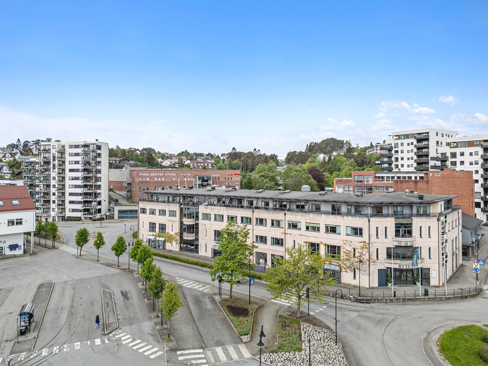 Kort vei til alt av daglige servicetilbud. Galleribilde