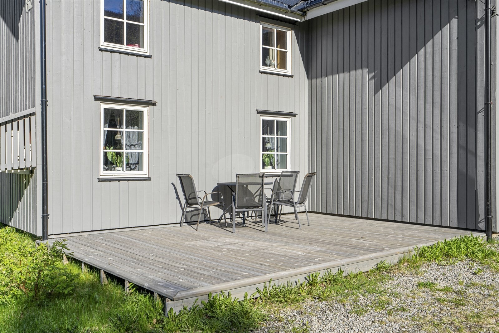 Terrasse på 22 m², med god plass til utemøbler. Galleribilde