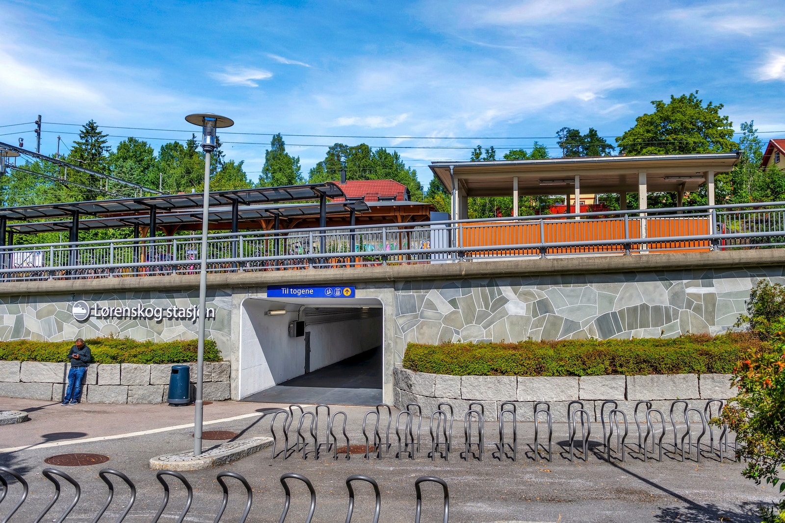 Ønsker man å benytte tog kan man ta dette fra f.eks. Lørenskog stasjon Galleribilde