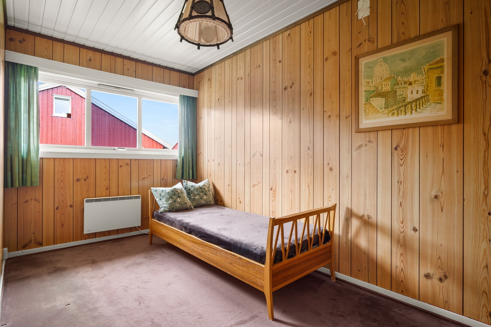 Soverom 2 har også tilgang til eget kott. Galleribilde