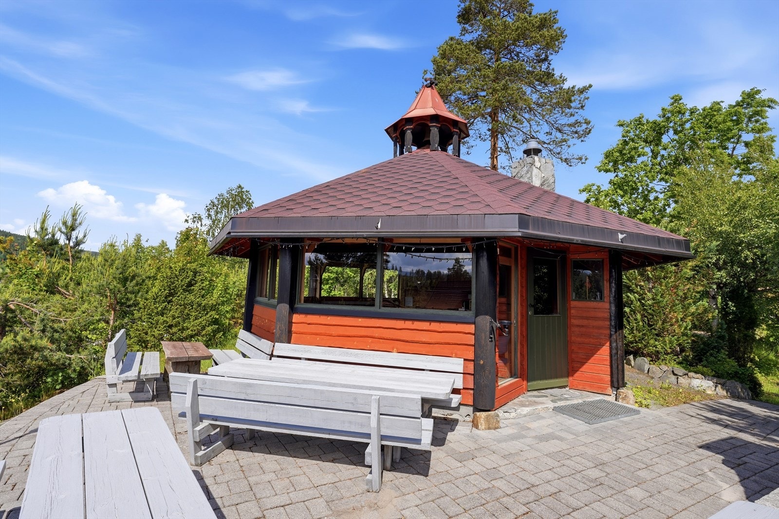 Nabolaget har tilgang til en felles grillhytte. Galleribilde