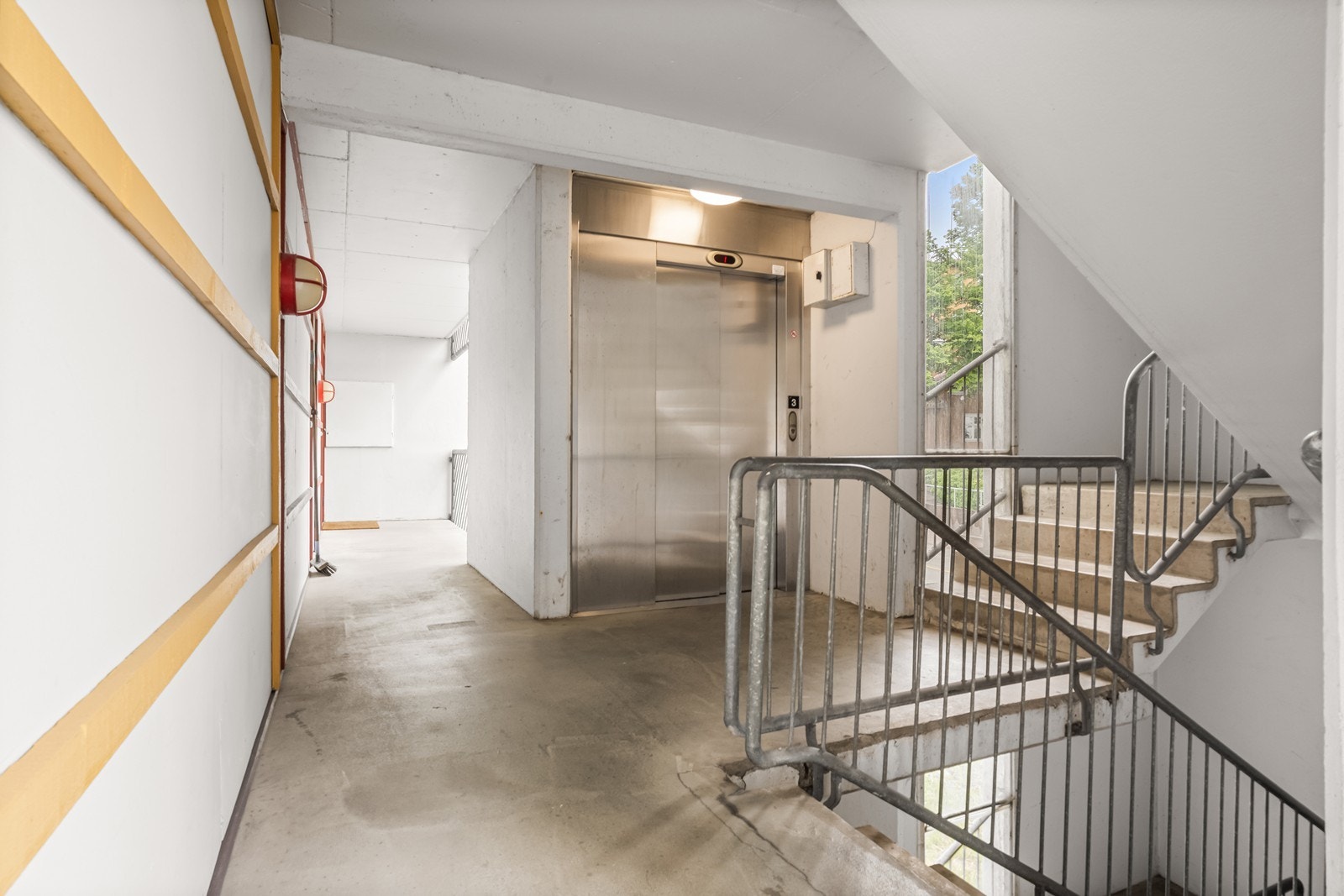 Bygget har heis med adkomst til alle etasjer. Galleribilde