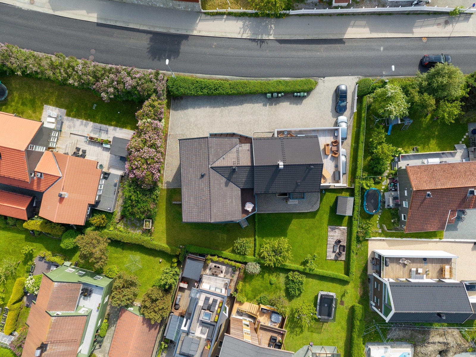 Dronefoto av eiendommen. Galleribilde