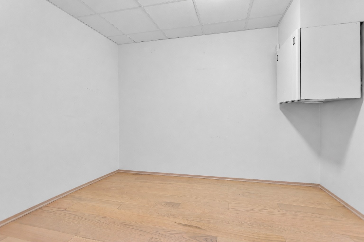 Romslig innvendig bod. Galleribilde