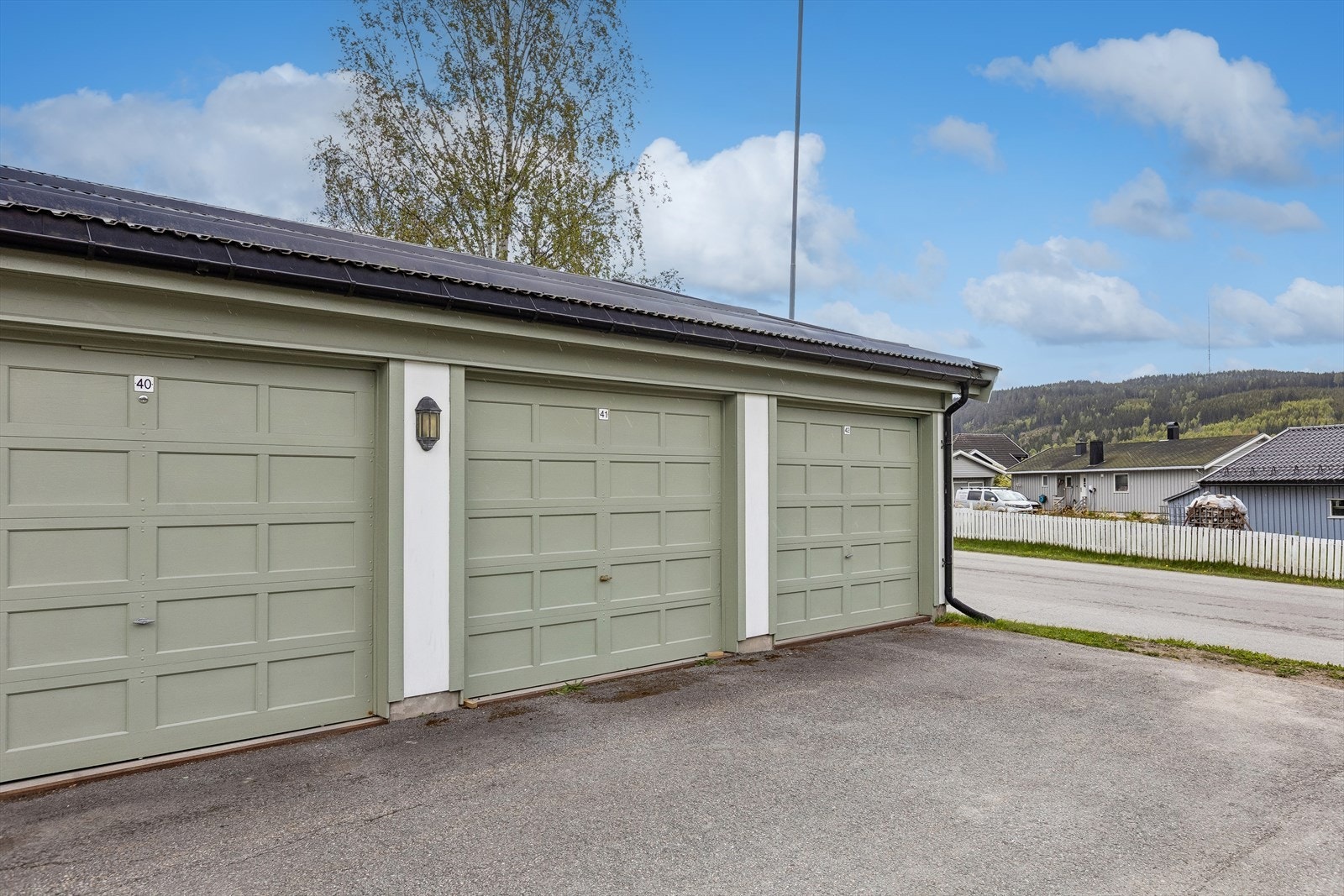 Garasjeplass. Galleribilde