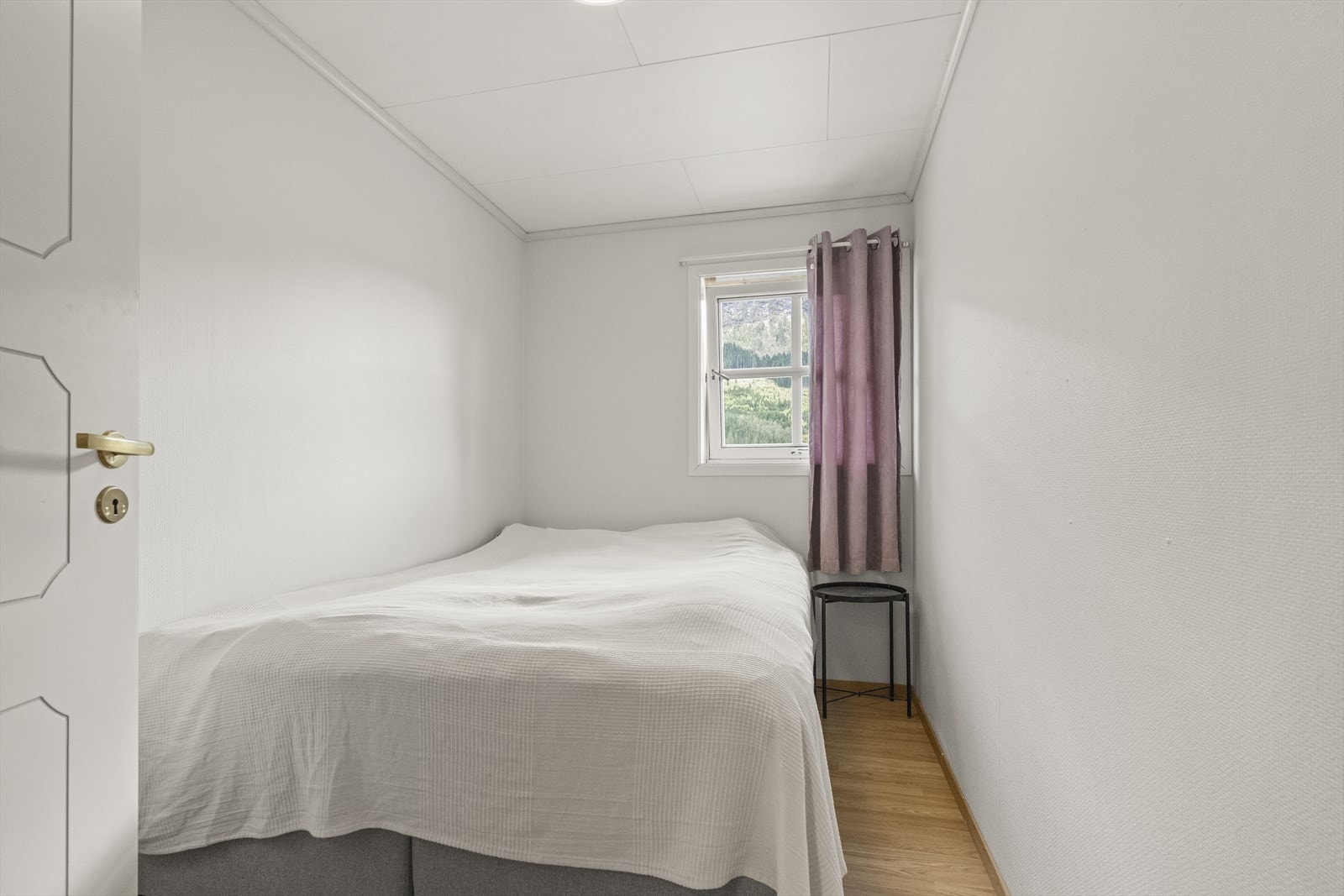 - Det er totalt to soverom i kjeller/utleiedel - Galleribilde