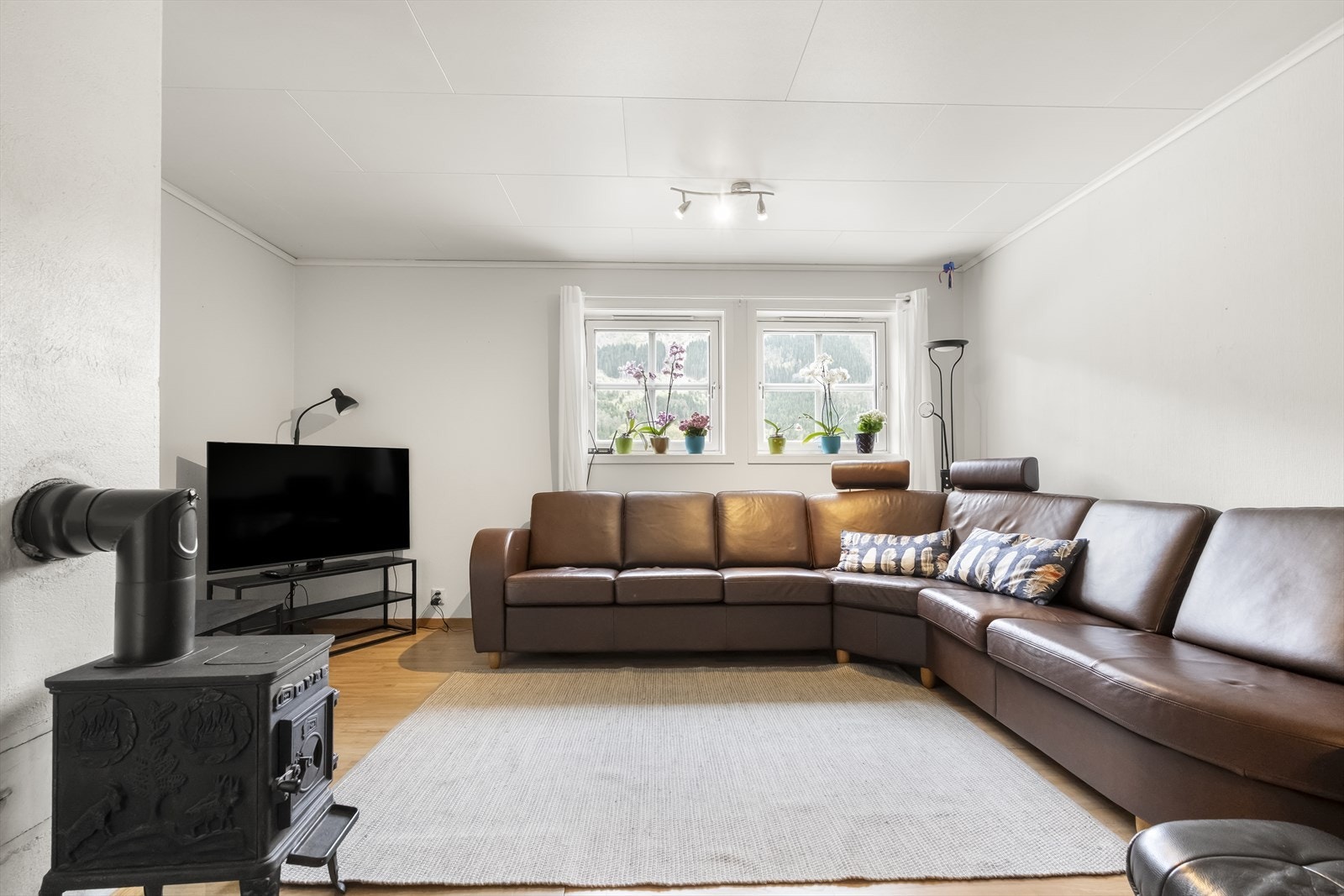- Utleiedel i kjeller er utleid til kr. 9500,- i mnd - Galleribilde