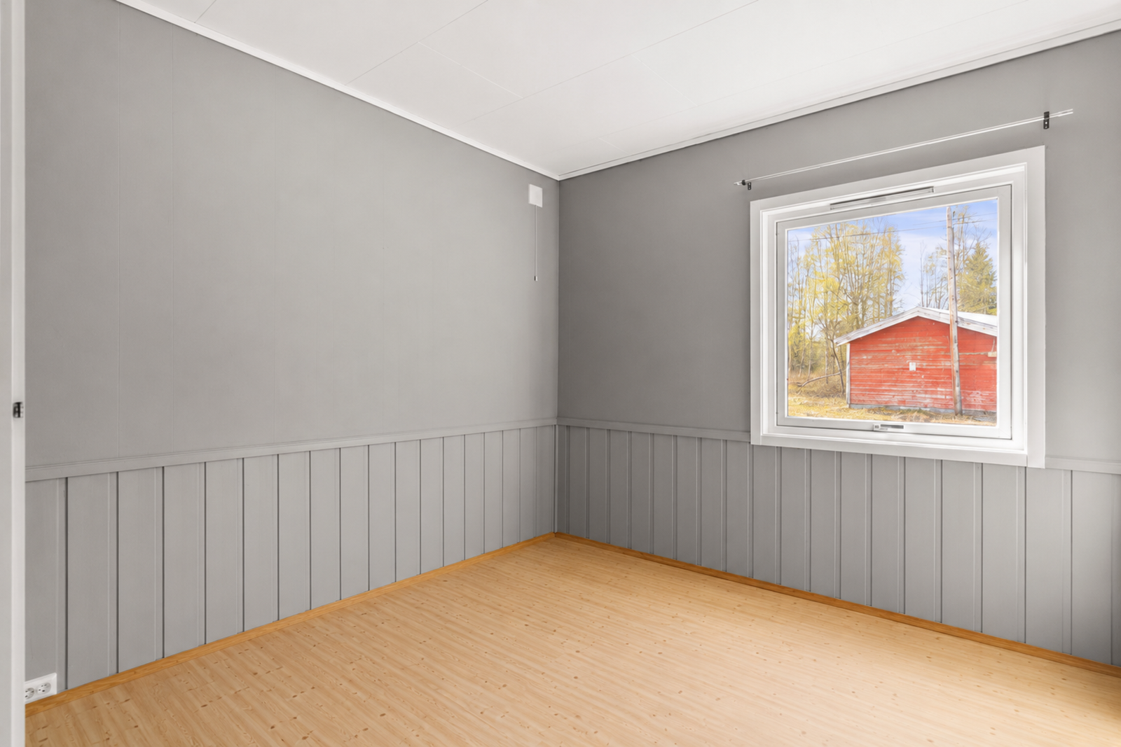 Soverom i 1. etasje av god størrelse på 11,7 m². Galleribilde