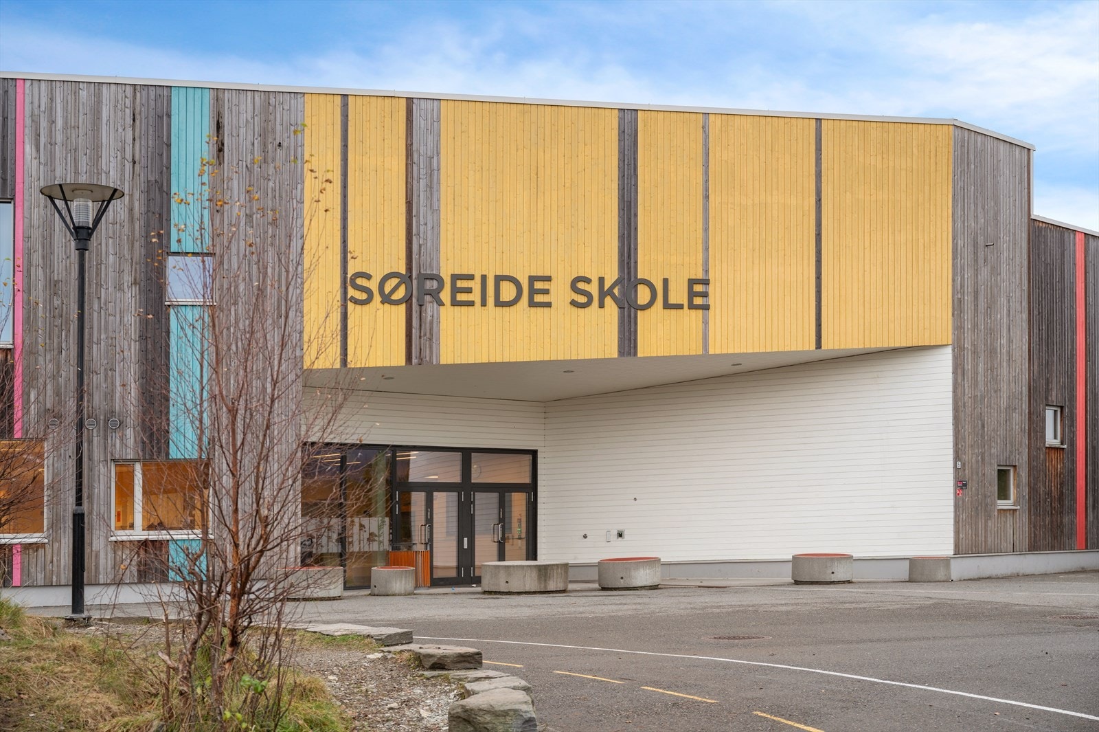 - Søreide skole ligger bare en spasertur unna egen inngangsdør - Galleribilde