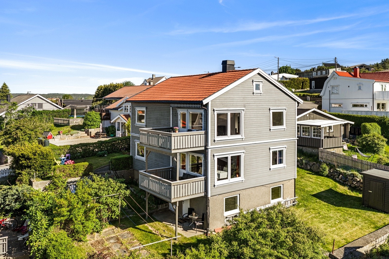 eMegleren Innholdsrik hel tomannsbolig med flott utsikt og hage I Ekstra utleiemulighet i kjeller I Sentralt og barnevennlig Rabben 4, Torp 193 m² 4 590