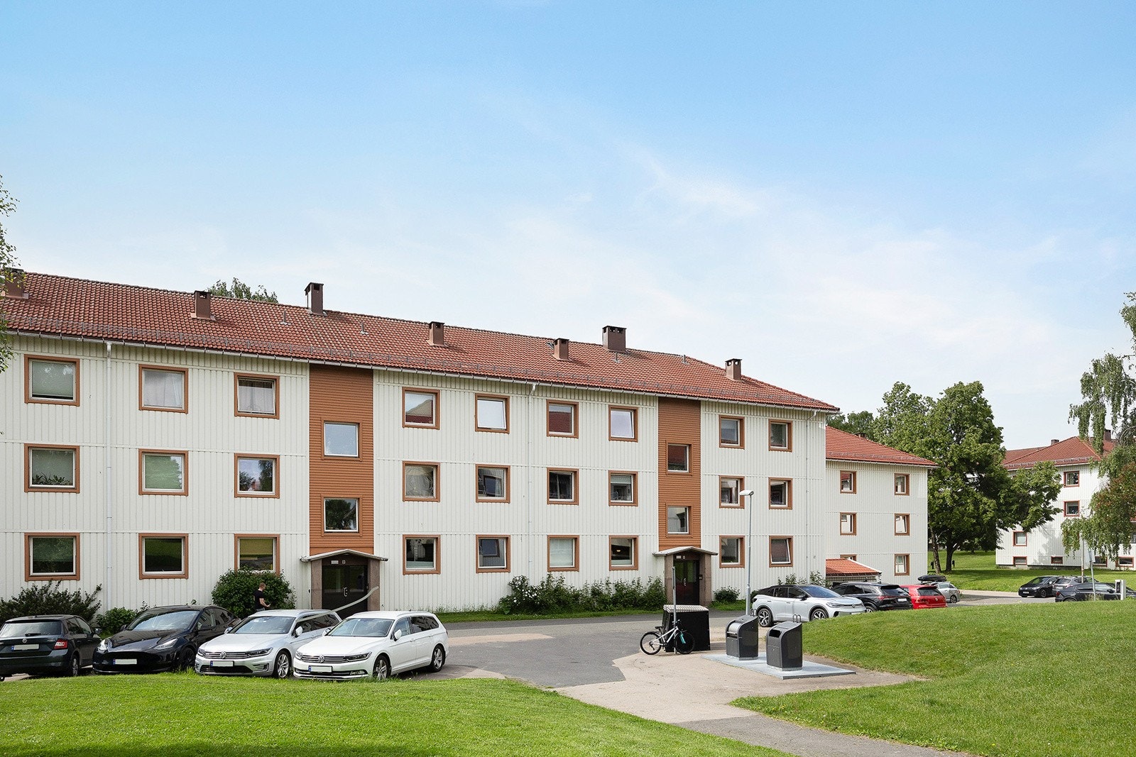 Parkering og lademuligheter rett på utsiden Galleribilde