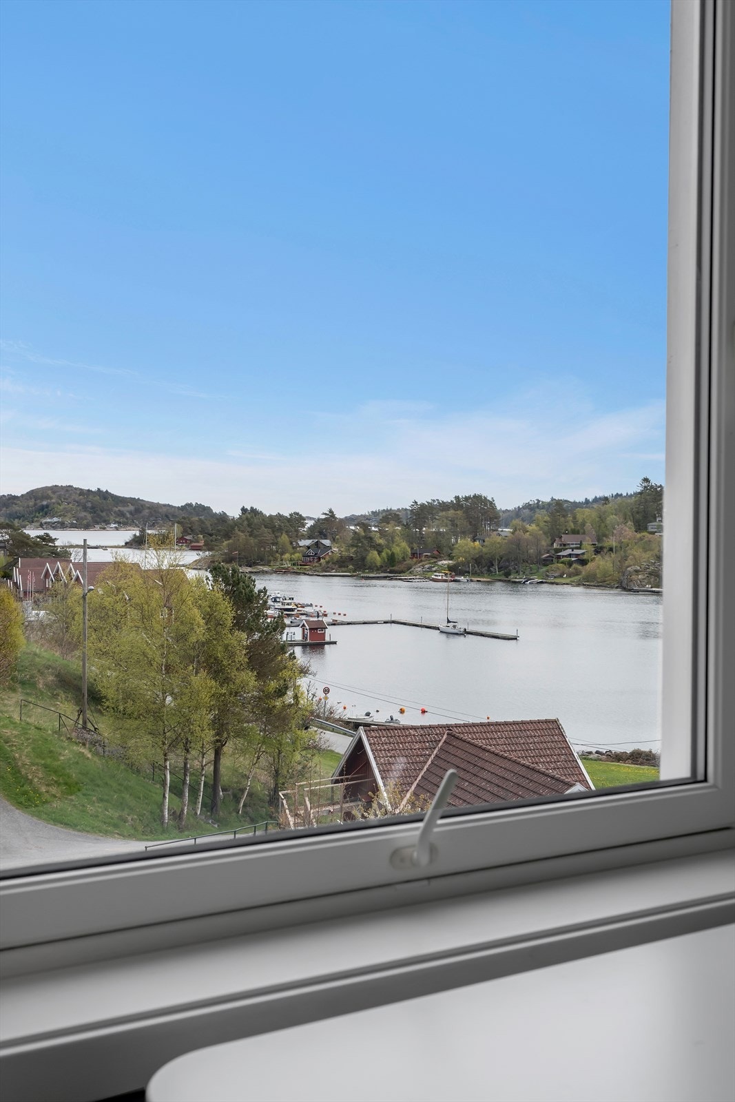 Utsikt fra et av soverommene på loftet. Galleribilde