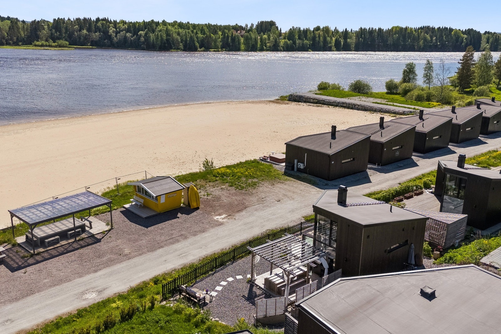 Området byr på bading, fiske, padling og naturopplevelser året rundt, samtidig som Oslo er innen komfortabel pendleravstand med både bil og kollektivtransport. Galleribilde