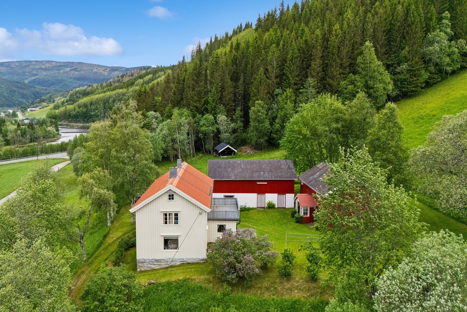 Selve eneboligen er på totalt 226 kvm og har hele 6 soverom Galleribilde