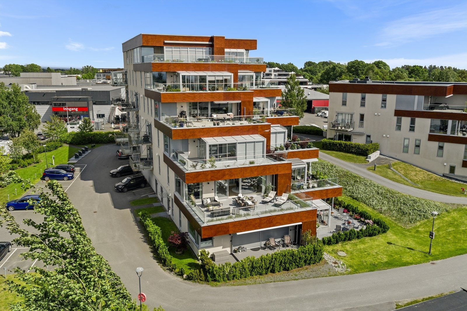 Eiendommen ligger i det populære og veletablerte området Ekholt i Moss kommune - et attraktivt boligområde kjent for sin gode kombinasjon av rolige omgivelser og nærhet til det meste Galleribilde