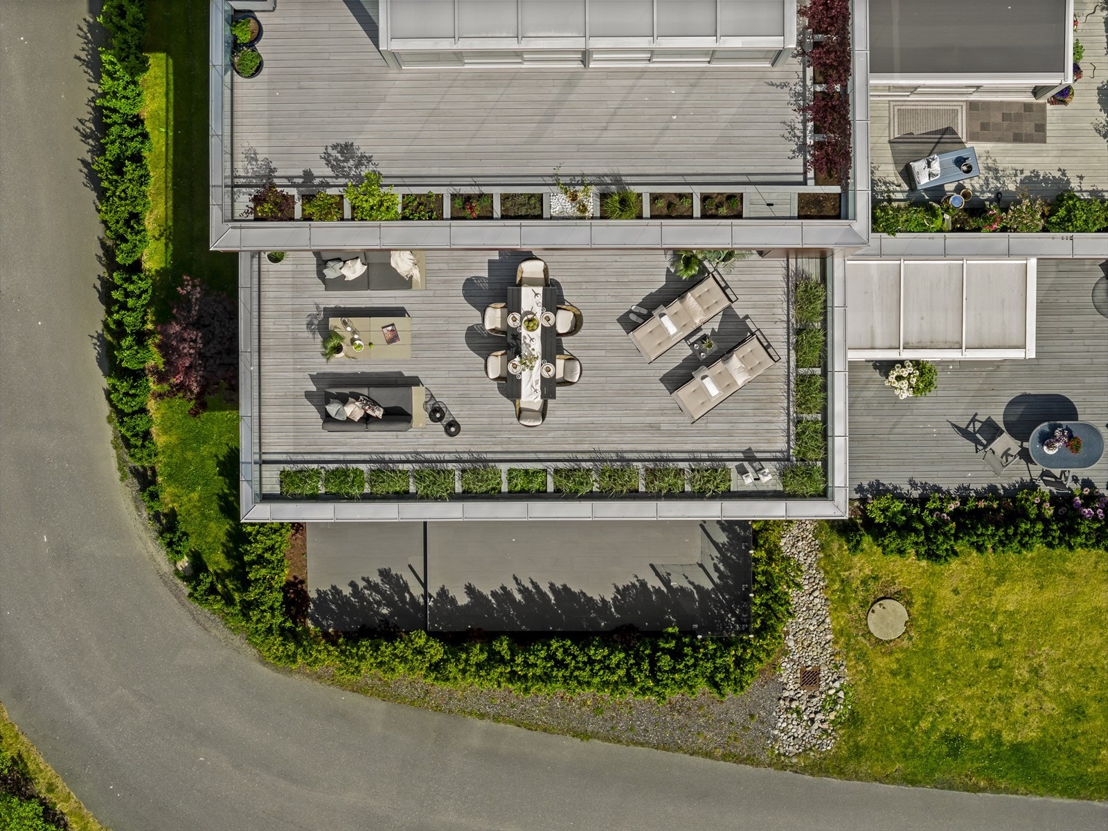 Leiligheten har en terrasse på ca. 58 kvm med gode soner og god plassutnyttelse. Galleribilde