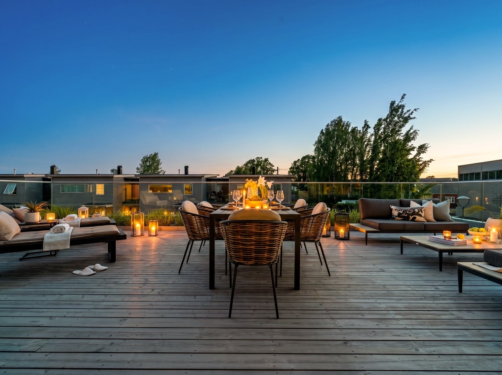 Leiligheten kan skilte med en svært romslig og innbydende terrasse på hele ca. 58 kvm. Galleribilde