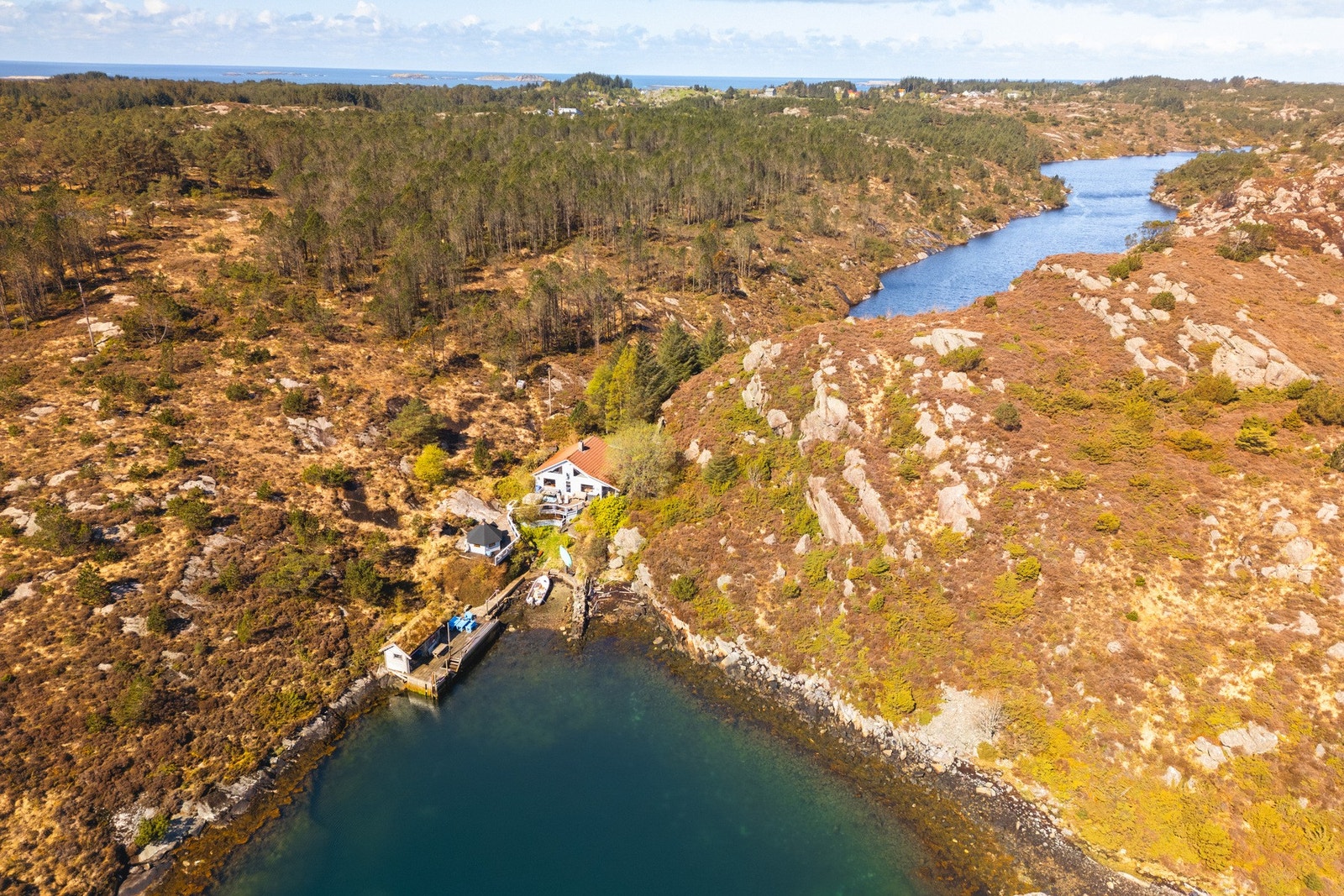 I nærområdet finner man flere flotte turmuligheter, blant annet den populære Nordsjøløypa Galleribilde