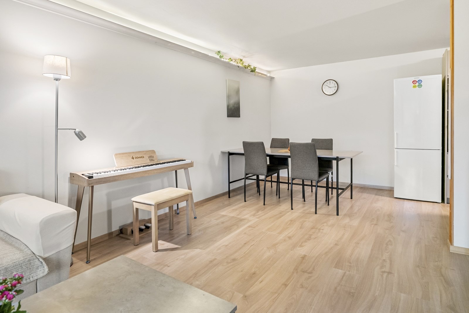 Plass til større spisebord og annen møblering Galleribilde