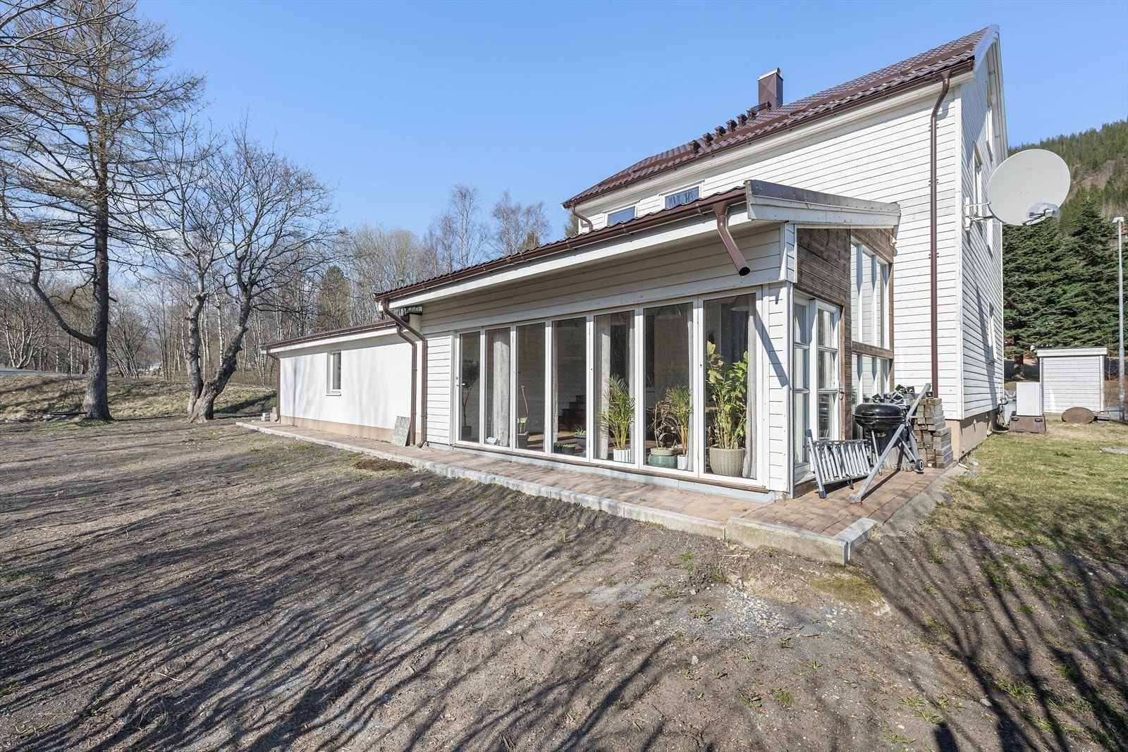 Innglasset balkong utvider bruksarealet og gir gode muligheter for utesesong. Galleribilde