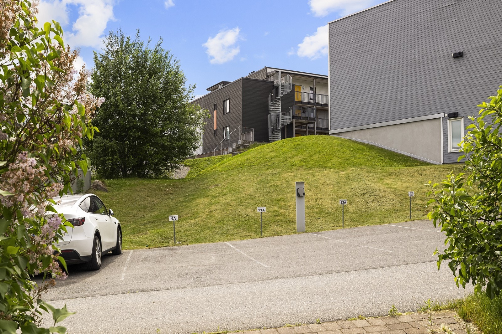 Det følger en egen parkeringsplass, 9A til andelen. Galleribilde