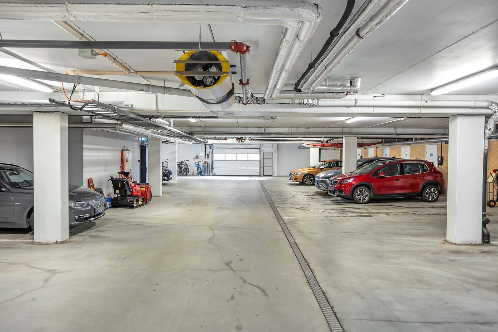 Parkering i lukket garasjeanlegg. Galleribilde