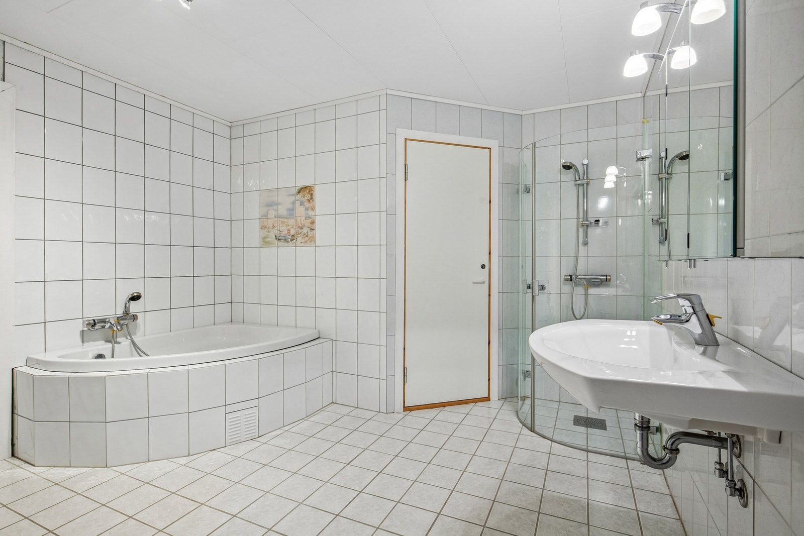 Stort bad i underetasje Galleribilde