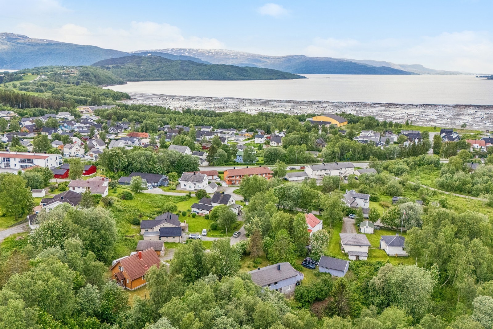 Kort vei til flotte turområder i skog og mark, med Skjerstadfjorden i nærområdet. Galleribilde