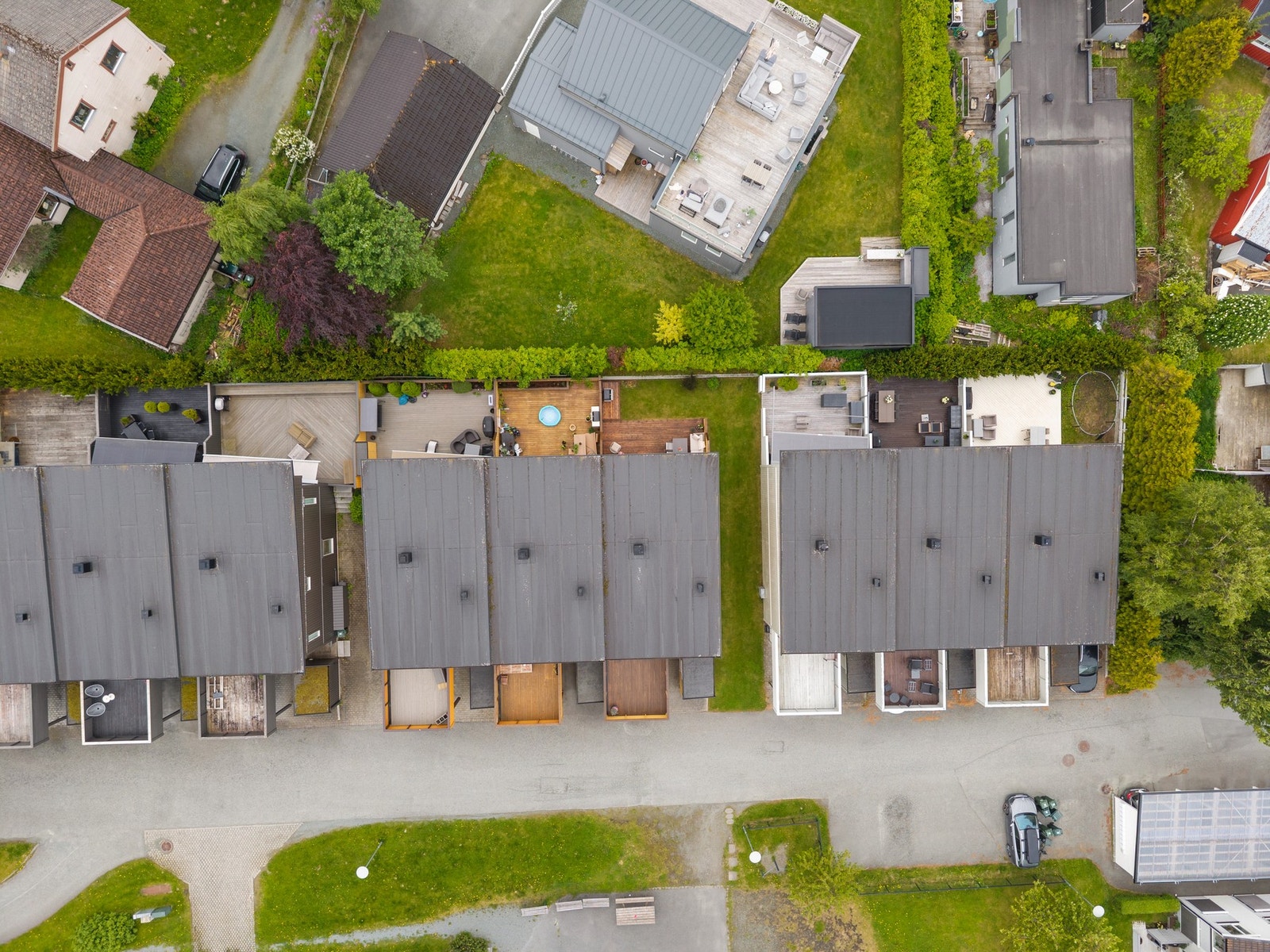 Dronefoto av eiendommen. Galleribilde