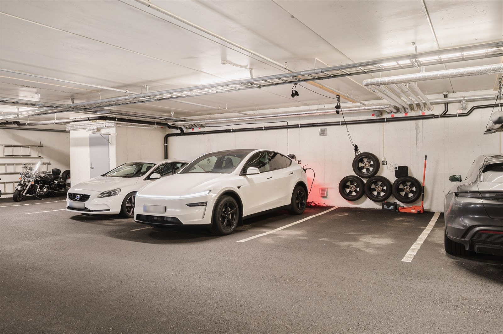 - Ny eier får gleden av parkeringsplass i garasjeanlegg, med mulighet for el-billading - Galleribilde