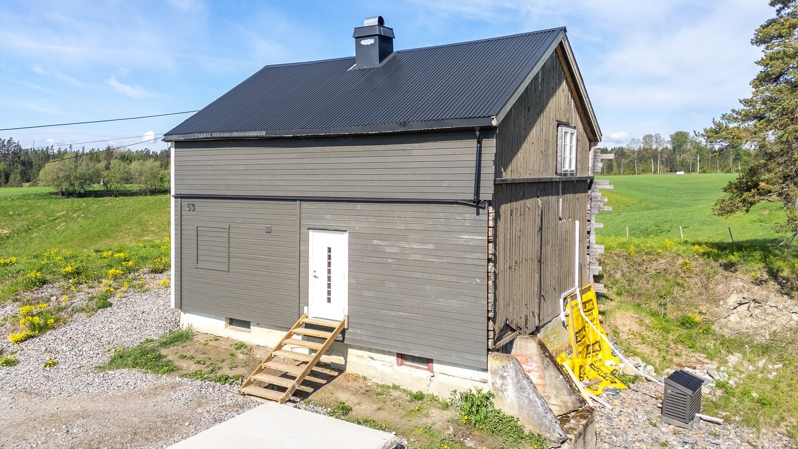 Fasade mot nord med trappeadkomst. Galleribilde