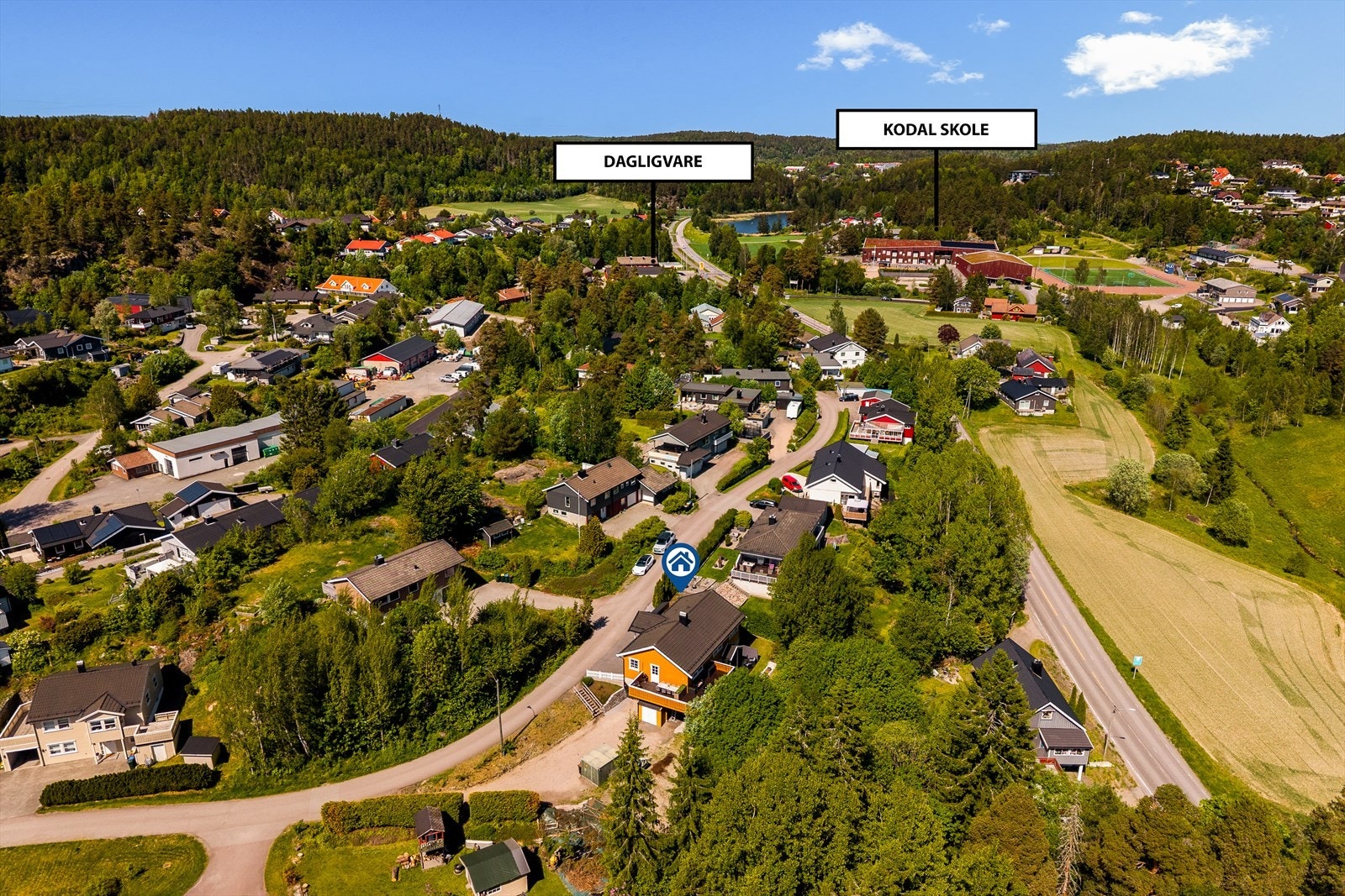 Det er gangavstand til både Kodal skole (1-7. trinn) og Spar dagligvare, ca. 6 minutter unna. Galleribilde