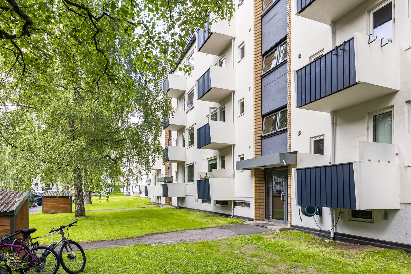 Leiligheten er en del av attraktive Langmyra borettslag med flotte, grønne fellesarealer Galleribilde
