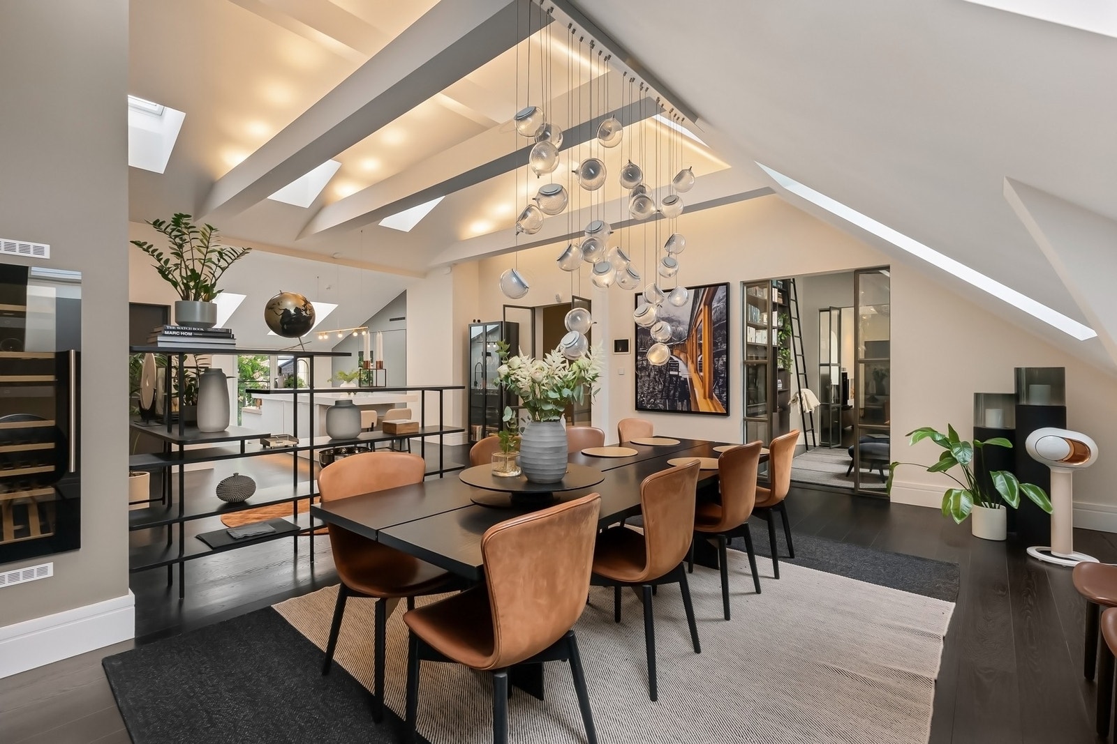 Klassisk Frognerarkitektur møter moderne komfort på øverste nivå. Galleribilde