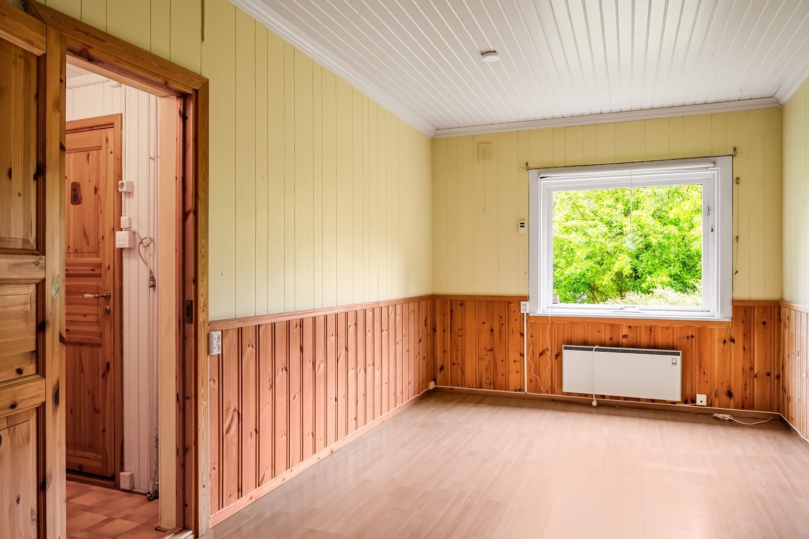 Fra soverommet er det adkomst til badet. Galleribilde