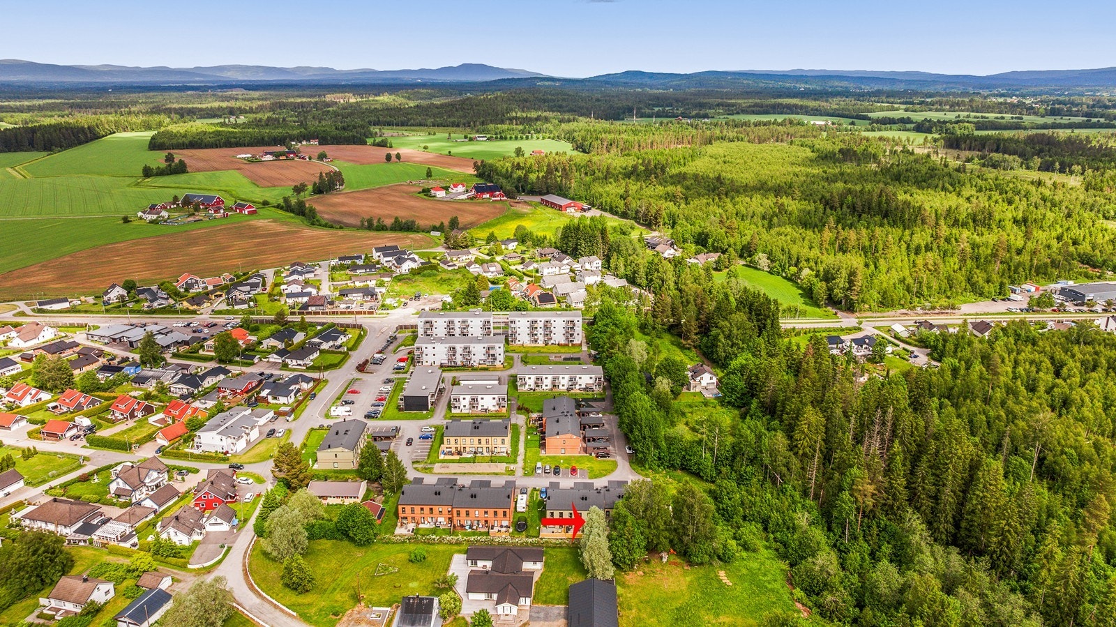 Området består av en blanding av rekkehus, eneboliger og leilighetsbygg. Galleribilde
