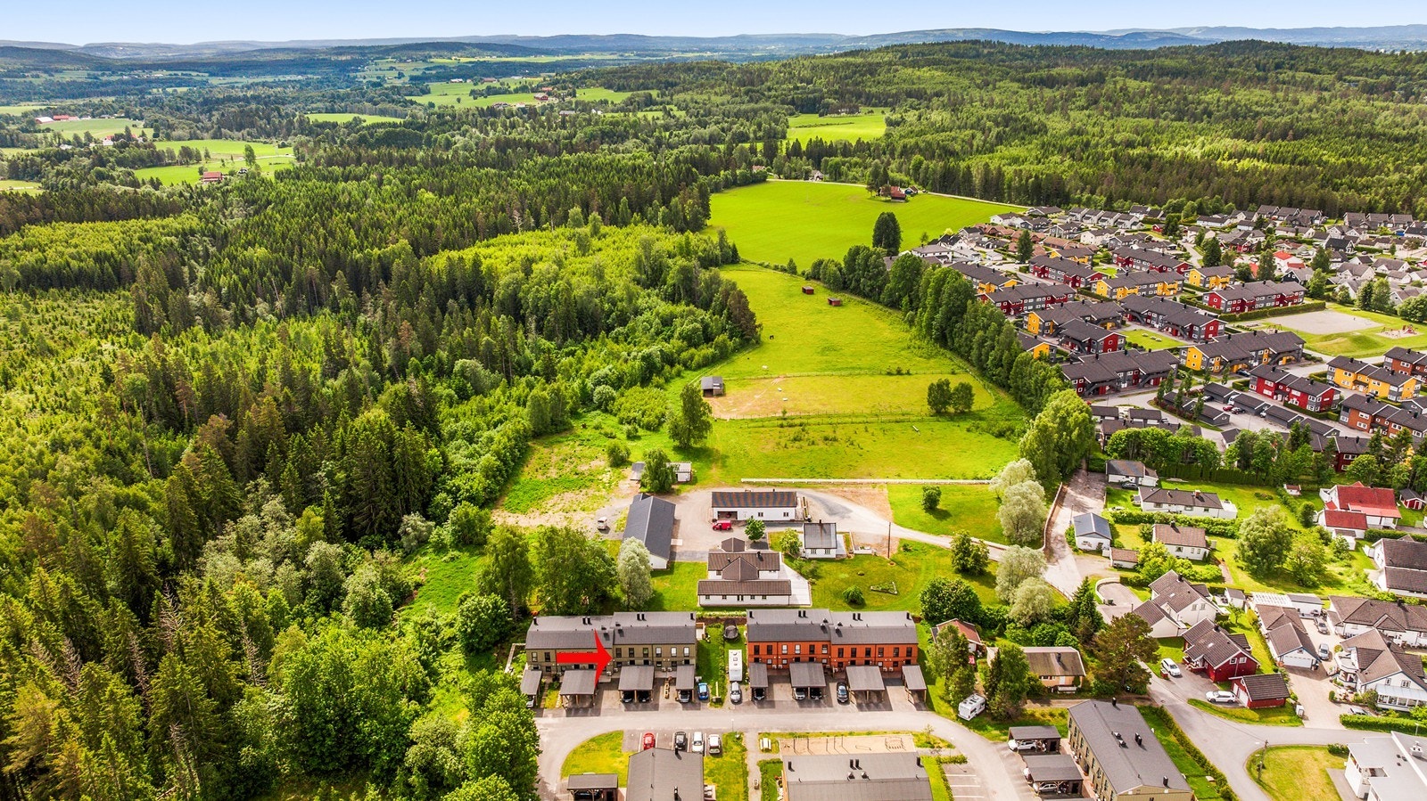 Nærhet til skog og mark gir gode turmuligheter rett utenfor døren. Galleribilde