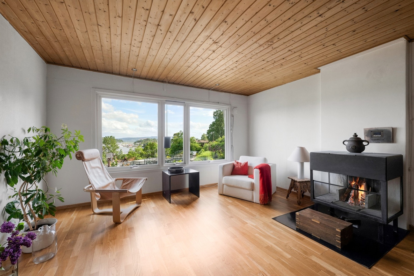 Utsikt fra stuen over Bestumkilen. Galleribilde