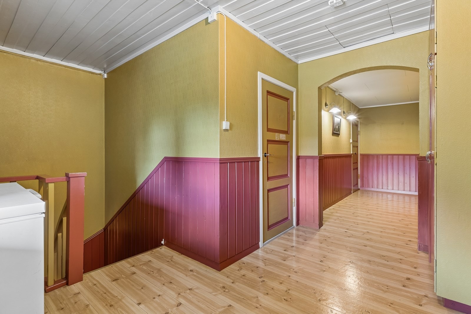 Gangen i andre etasje gir tilgang til fire soverom og toalettrommet. Galleribilde