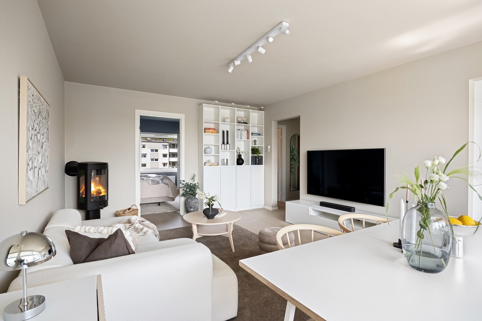 Alle overflater ble sparklet og malt i 2023. Galleribilde