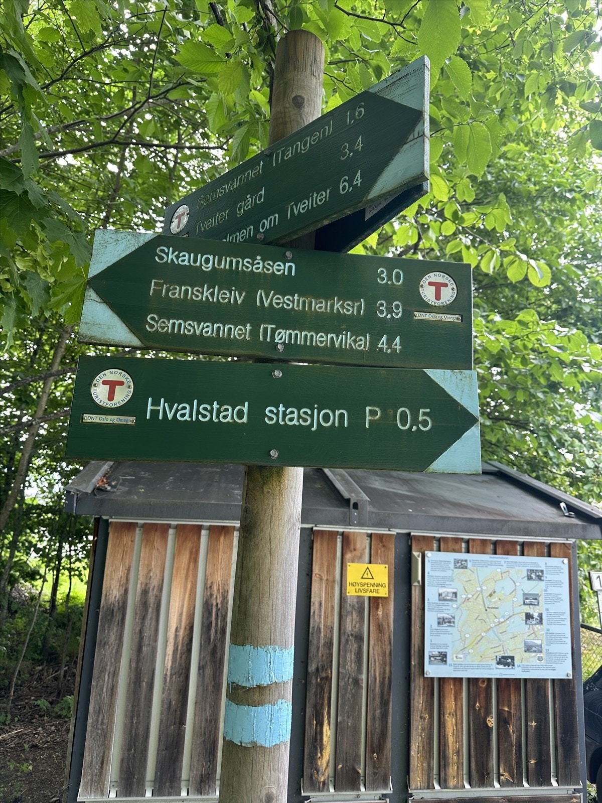 Med turstier til Skaugumsåsen og Semsvannet rett utenfor døren, er dette en ideell beliggenhet for den turglade. Galleribilde