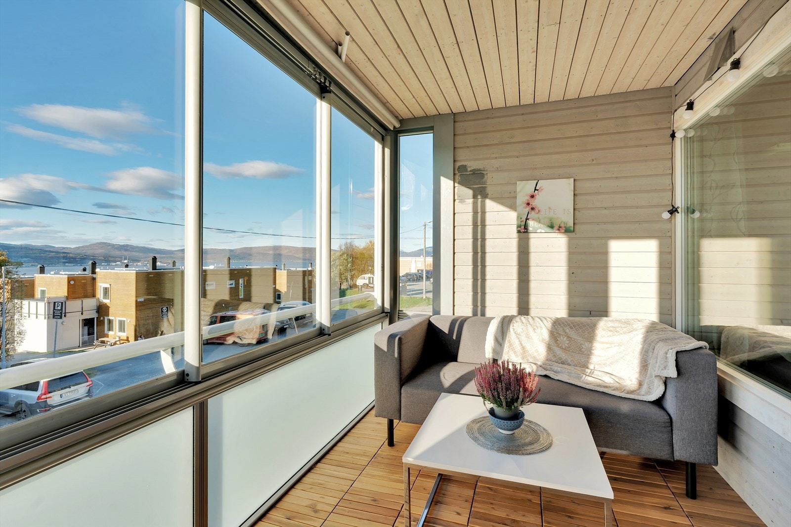 Stor og flott innglasset balkong Galleribilde