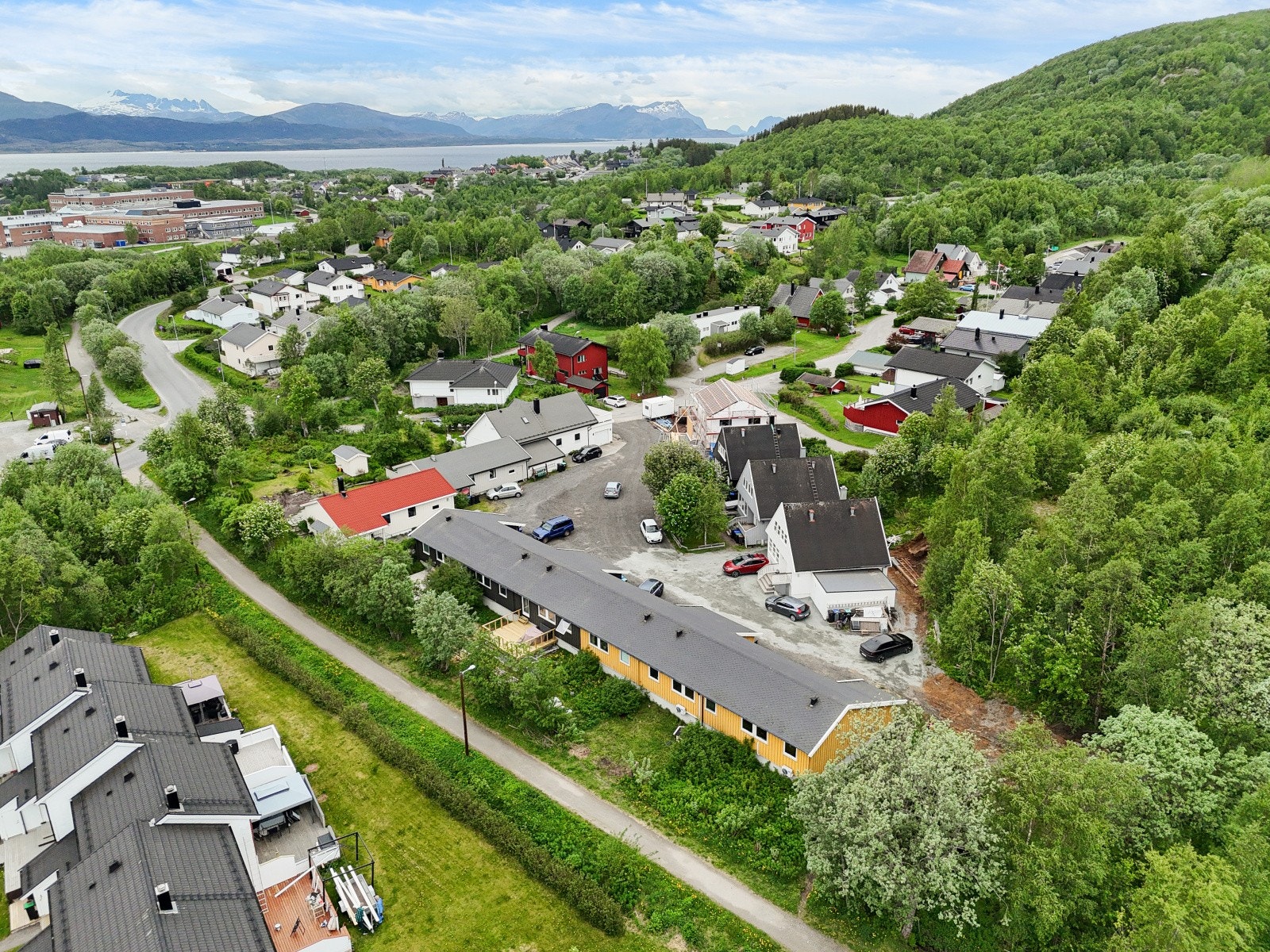Kort vei til Mørkved stasjon og turmuligheter ved Mørkvedtråkket, kun to minutter unna. Galleribilde