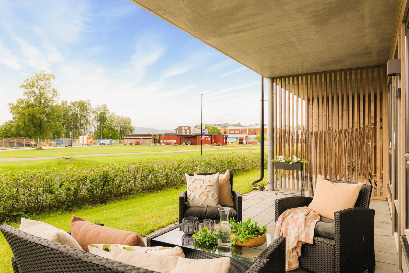 En moderne og lettstelt 3-roms leilighet med attraktiv beliggenhet i Nannestad sentrum. Galleribilde