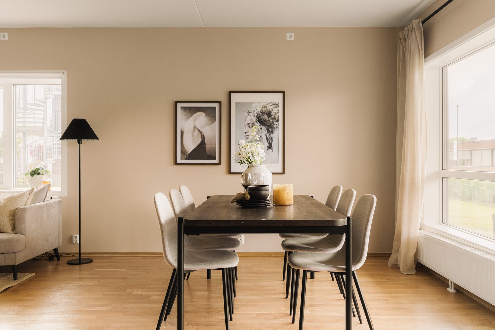 Dette er en planløsning som passer like godt til hverdags som til hyggelige middagsselskaper. Galleribilde