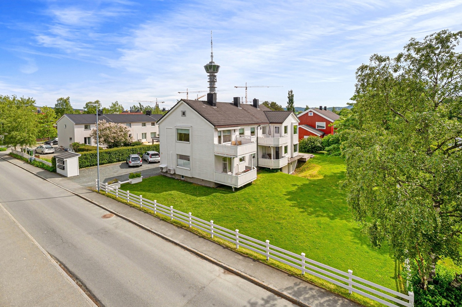Sentral beliggenhet på Tyholt, i solrike, rolige og grønne omgivelser. Galleribilde