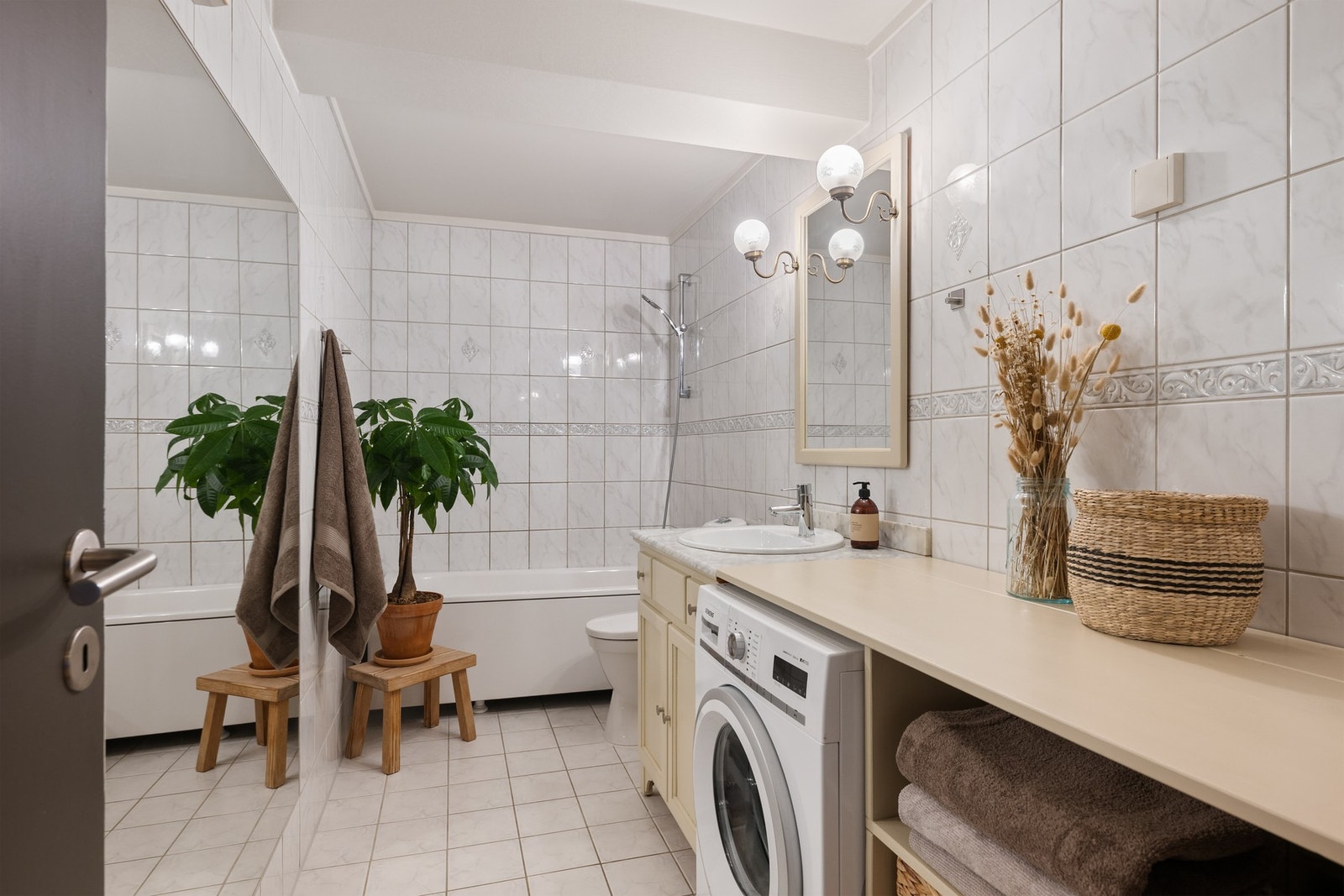 Termostat til varmekabler på badet ble byttet av Røa Elektriske AS i 2026. Galleribilde