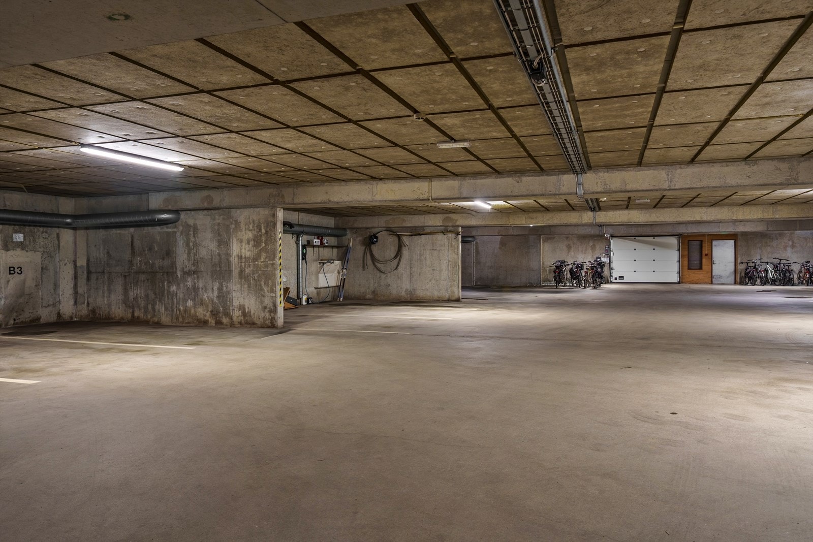Parkering i garasjeanlegg som har lett tilkomst til heis. Galleribilde