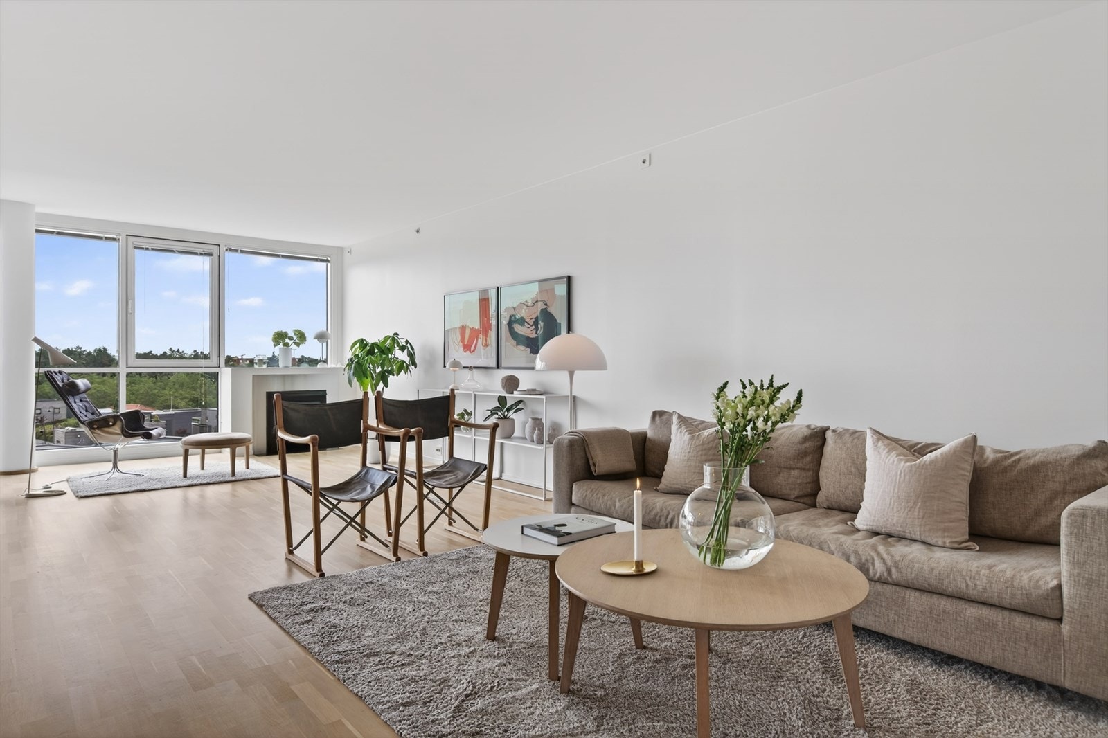 Gode møbleringsmuligheter i stue. Galleribilde